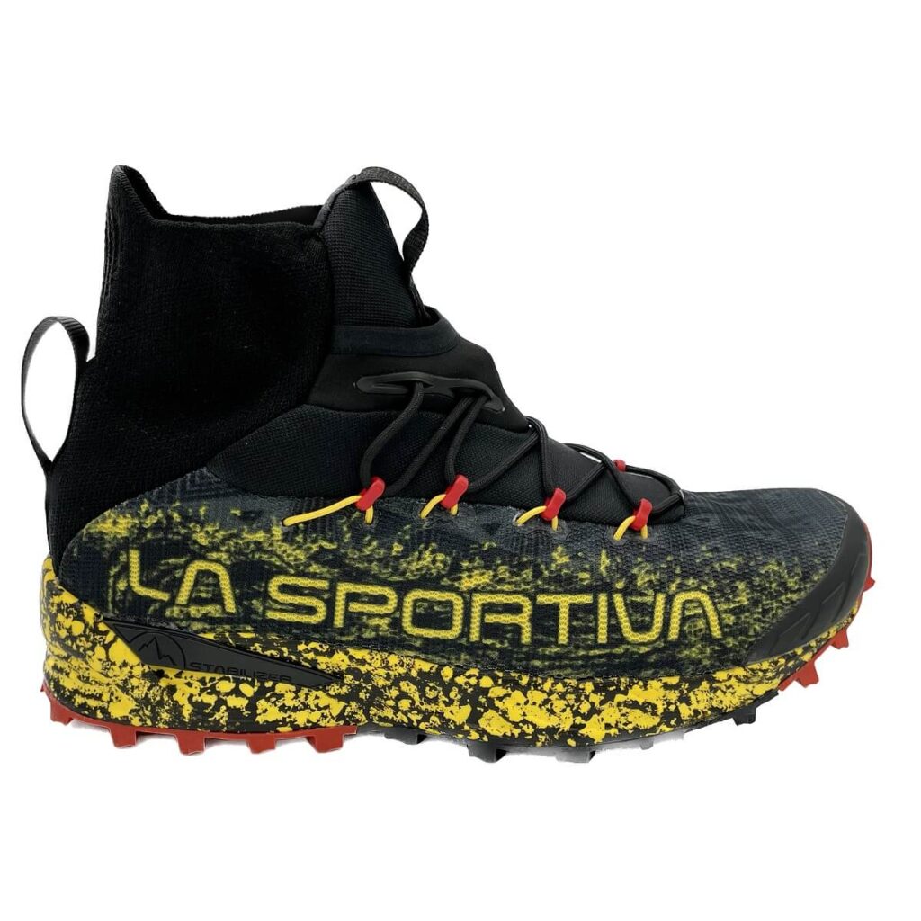 La Sportiva Uragano Gtx calzatura impermeabile con ghetta integrata, ideale per correre nei mesi invernali su terreni nevosi e ghiacciati.