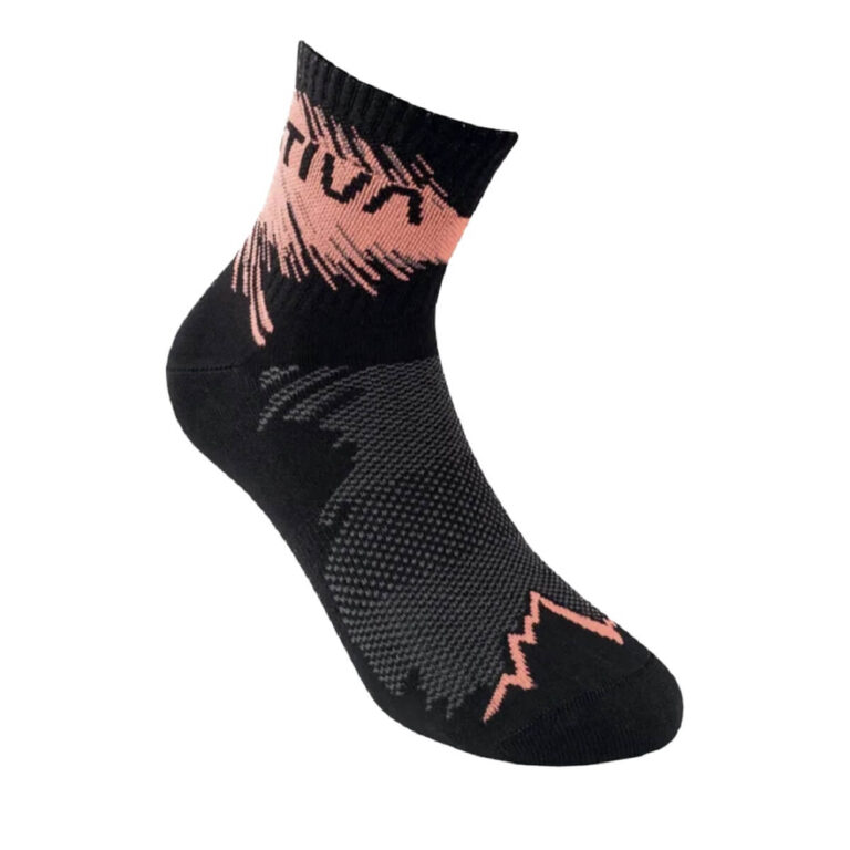 La Sportiva Trail Running Socks leggera. Massimo comfort e traspirazione. Ottima termoregolazione. Prodotto con il 95% Nylon riciclato. Made in Italy