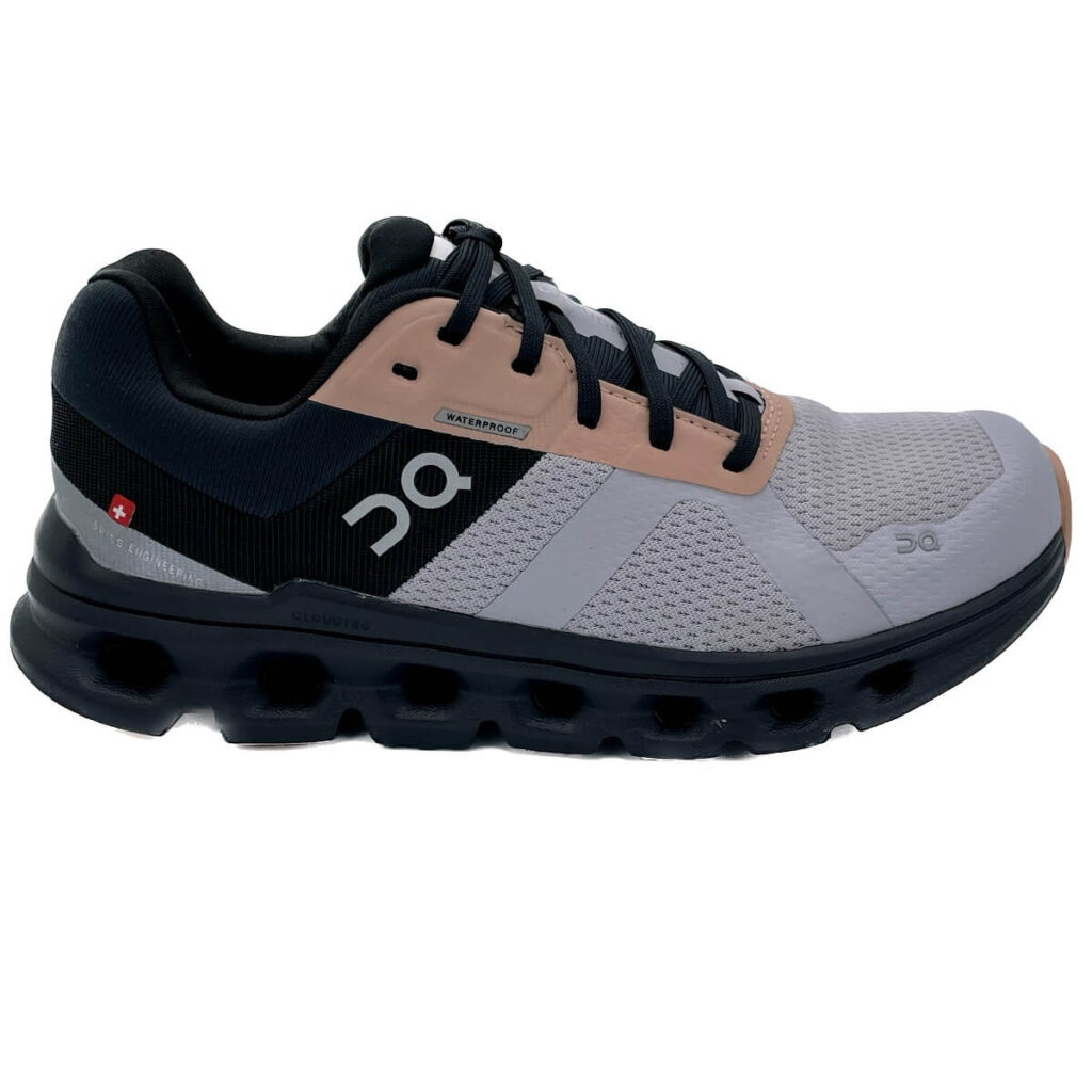 On Cloudrunner Waterproof Woman Scarpa da corsa ammortizzata in versione impermeabile. Appoggio extra morbido ad ogni passo e supporto.