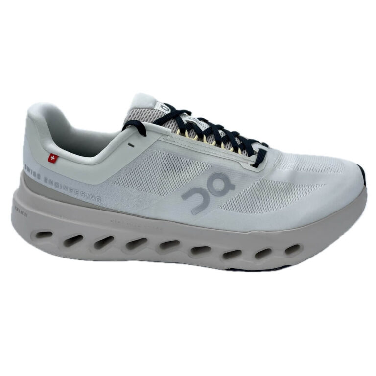 ON Cloudsurfer Next scarpa leggera reattiva agile intersuola in superschiuma Helion™. tomaia traspirante ultraleggera. Suola antiscivolo Drop 6mm Peso 273g