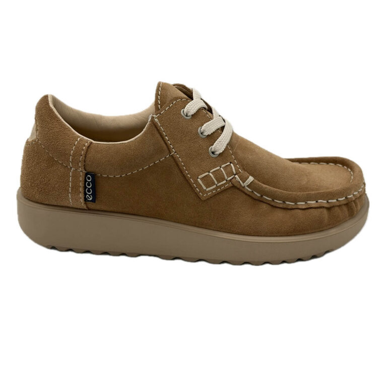 ECCO Joke W Tomaia in pelle scamosciata marrone. Fodera e plantare in pelle. Allacciatura rapida. Suola flessibile in gomma.